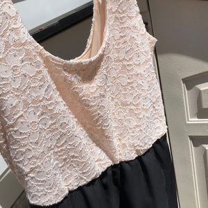 Laced black and white dress with delicate sparkles